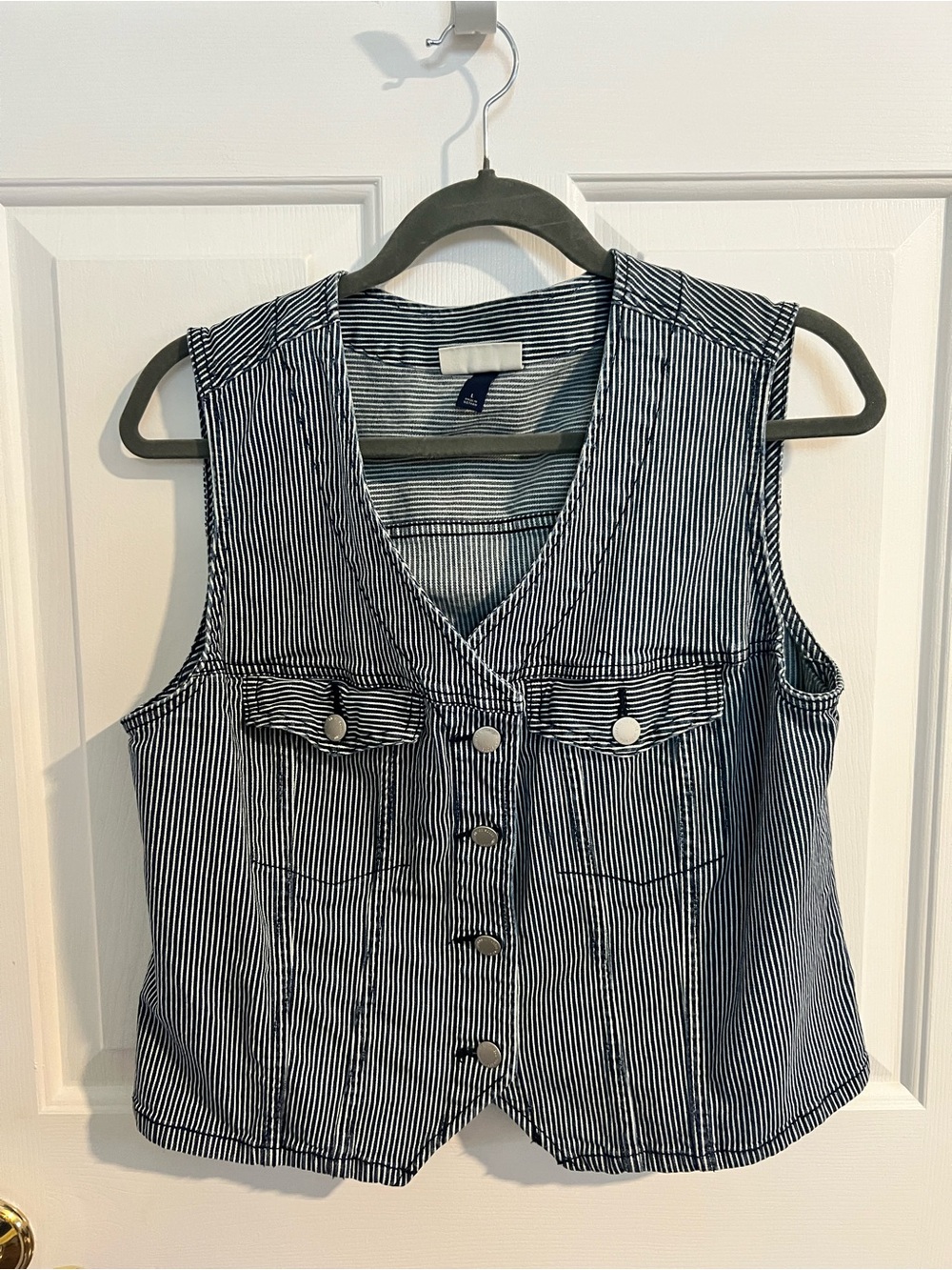 Universal Thread Large Vest - Picture 8 of 8